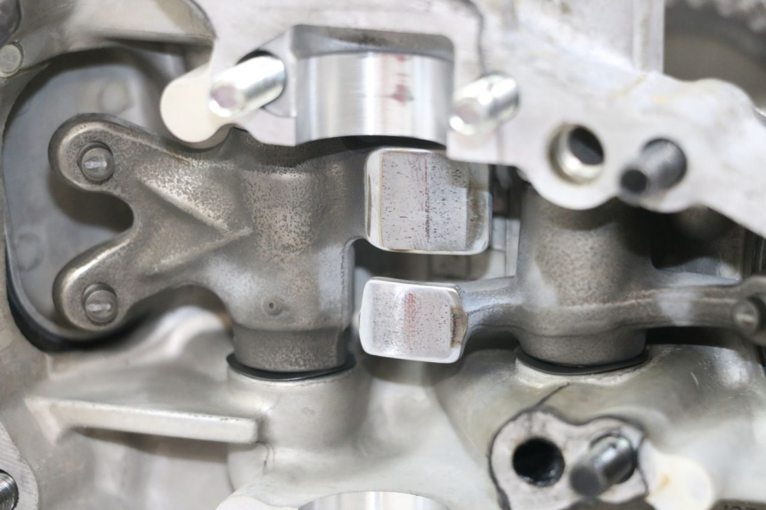 photo de CULASSE ARRIERE SUZUKI VL INTRUDER 125 (2004 - 2007) - Marquages et références