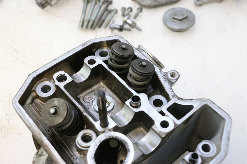photo de CULASSE ARRIERE HONDA XRV AFRICA TWIN 750 (1990 - 1992) - Angle alternatif