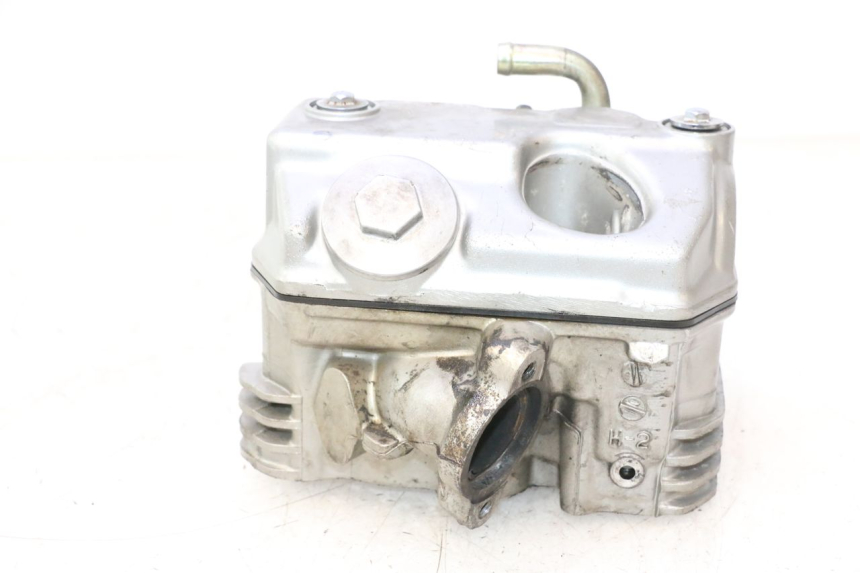photo de CULASSE ARRIERE HONDA XRV AFRICA TWIN 750 (1990 - 1992) - Gros plan technique