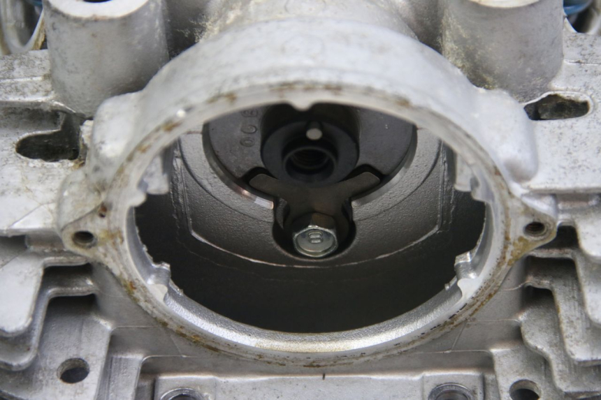 photo de CULASSE ARRIERE YAMAHA XV VIRAGO 750 (1984 - 1998) - Zoom composants