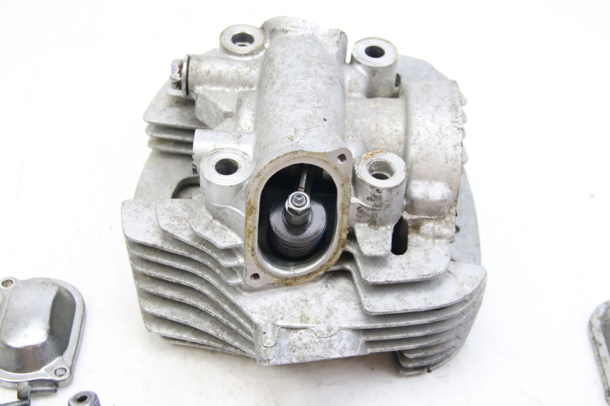 photo de CULASSE ARRIERE YAMAHA XV VIRAGO 750 (1984 - 1998) - Points de fixation