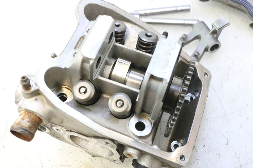 photo de CULASSE AVANT GILERA GP 800 (2007 - 2013) - Focus structure