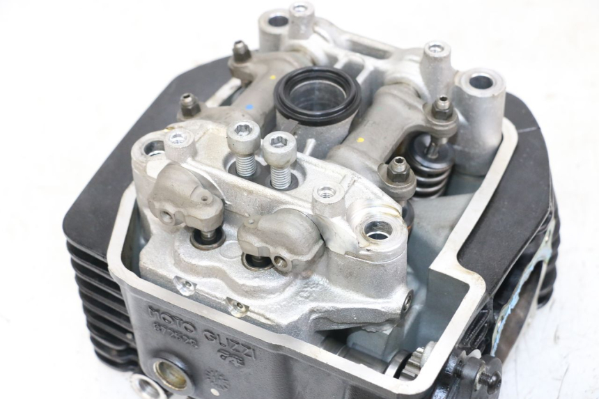 photo de CULASSE AVANT MOTO GUZZI NORGE 8V GT 1200 (2011 - 2016) - Détails caractéristiques