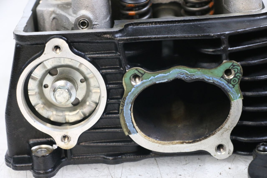 photo de CULASSE AVANT MOTO GUZZI NORGE 8V GT 1200 (2011 - 2016) - Vue rapprochée