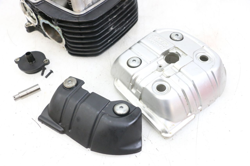 photo de CULASSE AVANT MOTO GUZZI NORGE 8V GT 1200 (2011 - 2016) - Angle alternatif