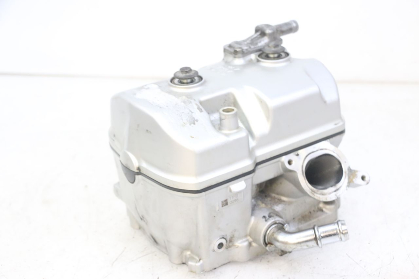 photo de CULASSE AVANT HONDA NTV DEAUVILLE ABS 700 (2007 - 2016) - Détails caractéristiques