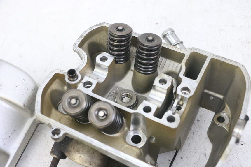 photo de CULASSE AVANT HONDA NTV DEAUVILLE ABS 700 (2007 - 2016) - Détail de la pièce