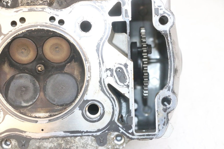 photo de CULASSE AVANT HONDA NTV DEAUVILLE ABS 700 (2007 - 2016) - Gros plan technique