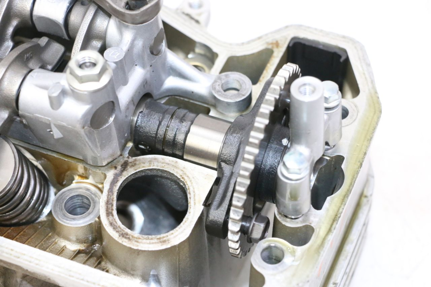 photo de CULASSE AVANT HONDA NTV DEAUVILLE 650 (2001 - 2006) - Angle alternatif