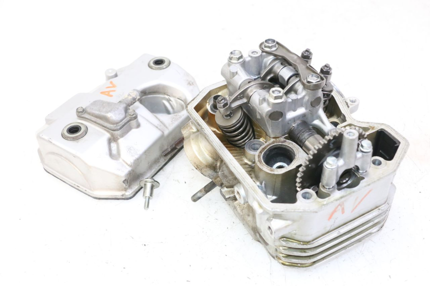 photo de CULASSE AVANT HONDA NTV DEAUVILLE 650 (2001 - 2006) - Points de fixation