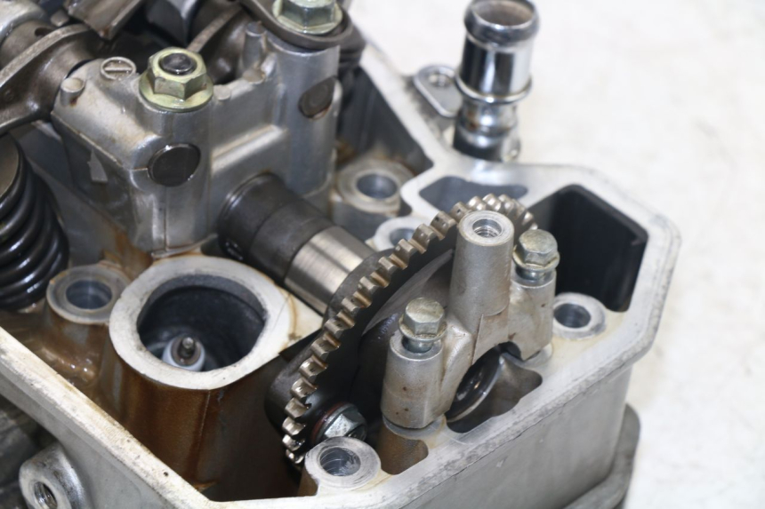 photo de CULASSE AVANT HONDA NTV REVERSE 650 (1988 - 1988) - Zoom composants