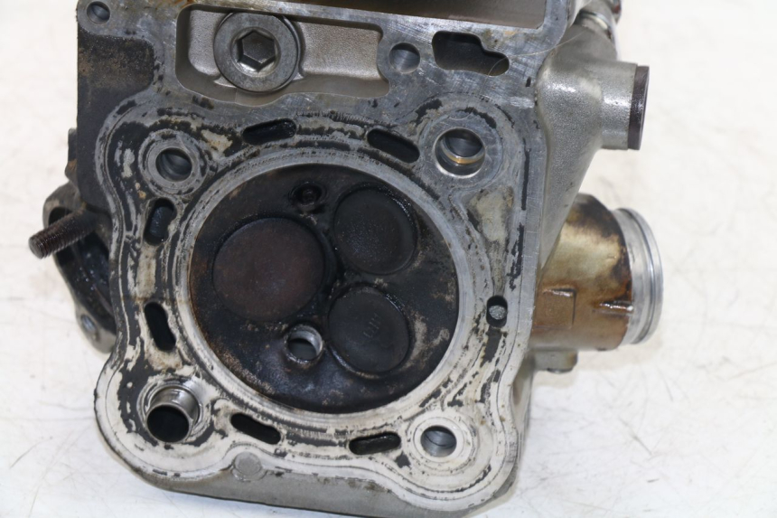 photo de CULASSE AVANT HONDA NTV REVERSE 650 (1988 - 1988) - Gros plan technique