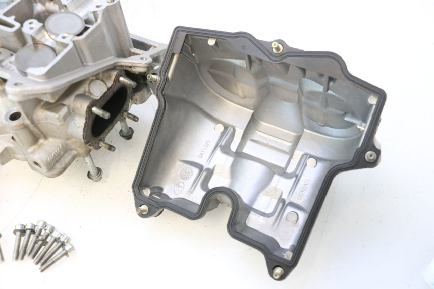 photo de CULASSE AVANT CAN-AM SPYDER RS 1000 (2008 - 2012) - Marquages et références