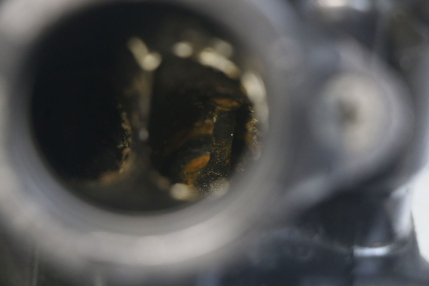 photo de CULASSE AVANT SUZUKI SV N 650 (1999 - 2002) - Zoom état d’usage