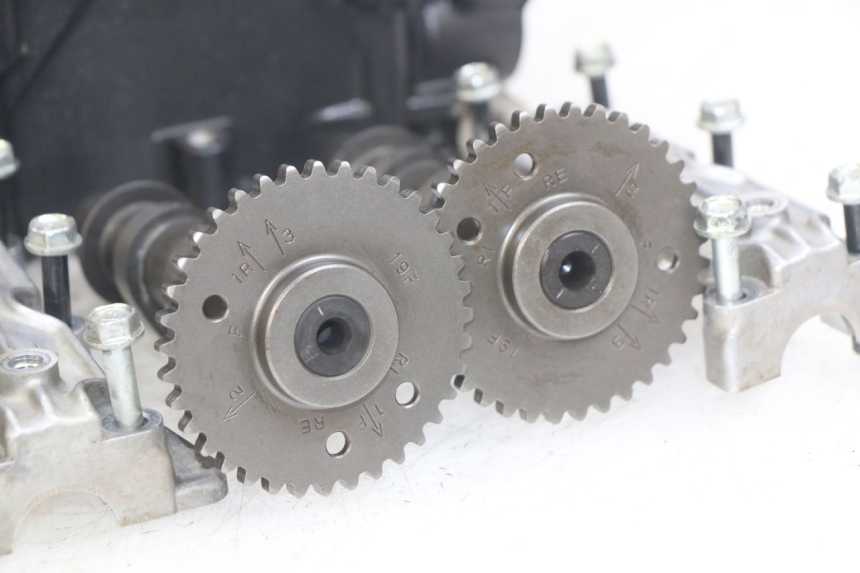 photo de CULASSE AVANT SUZUKI SV N 650 (1999 - 2002) - Détail de la pièce