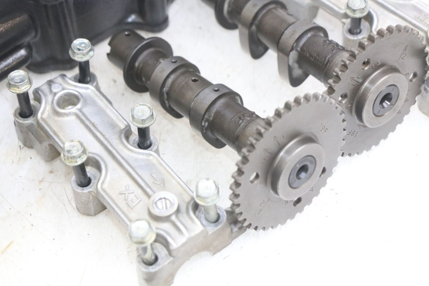 photo de CULASSE AVANT SUZUKI SV N 650 (1999 - 2002) - Autre angle de vue