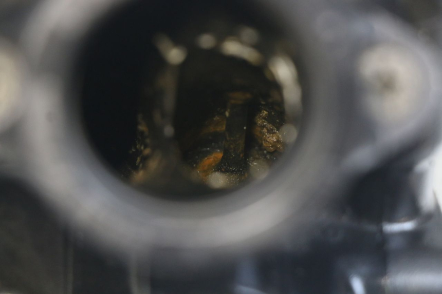 photo de CULASSE AVANT SUZUKI SV N 650 (1999 - 2002) - Autre angle de vue