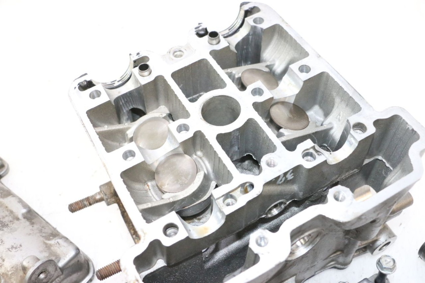 photo de CULASSE AVANT SUZUKI SV S 650 (1999 - 2002) - Photo complémentaire