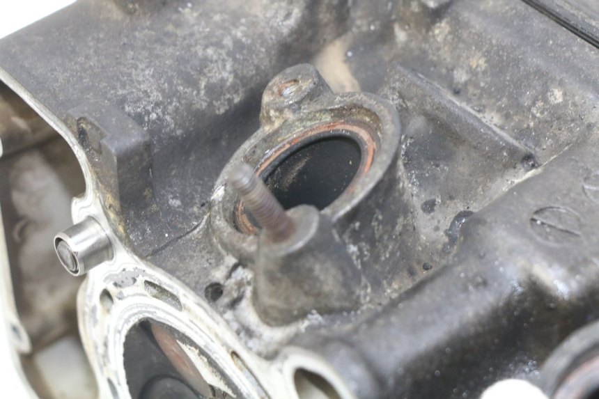 photo de CULASSE AVANT HONDA VFR FI RC46 800 (1998 - 2001) - Points de fixation