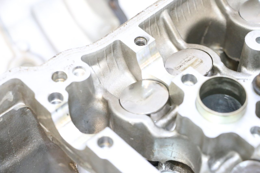 photo de CULASSE AVANT HONDA VFR FI RC46 800 (1998 - 2001) - Vue rapprochée