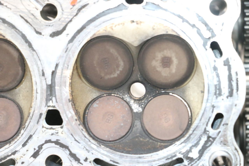 photo de CULASSE AVANT HONDA VFR FI RC46 800 (1998 - 2001) - Détail de la pièce
