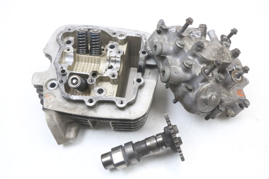 photo de CULASSE AVANT SUZUKI VL INTRUDER 125 (2004 - 2007) - Vue principale