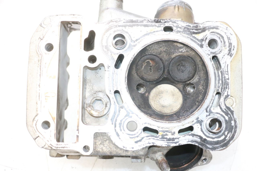 photo de CULASSE AVANT HONDA XRV AFRICA TWIN 750 (1990 - 1992) - Gros plan technique