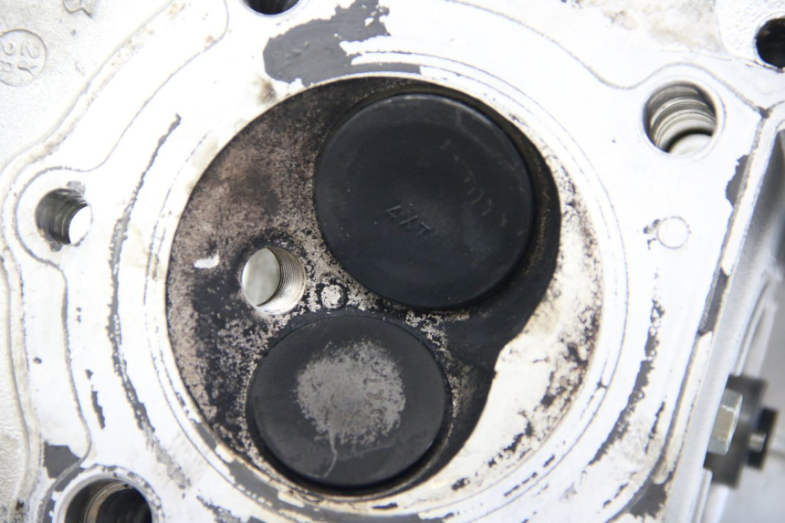 photo de CULASSE AVANT YAMAHA XV VIRAGO 750 (1984 - 1998) - Zoom état d’usage