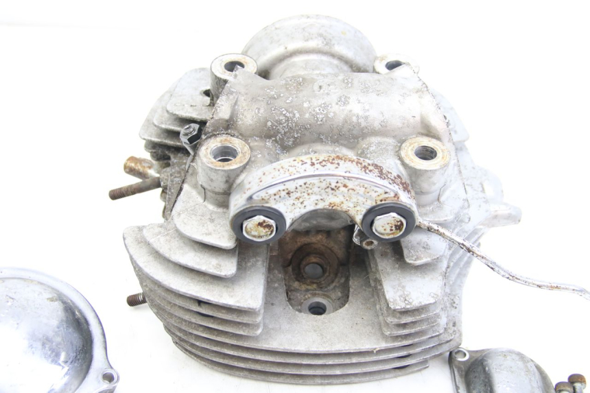 photo de CULASSE AVANT YAMAHA XV VIRAGO 750 (1984 - 1998) - Gros plan technique