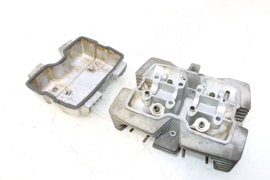 photo de CULASSE HONDA CB TWO FIFTY 250 (1991 - 2002) - Détail de la pièce