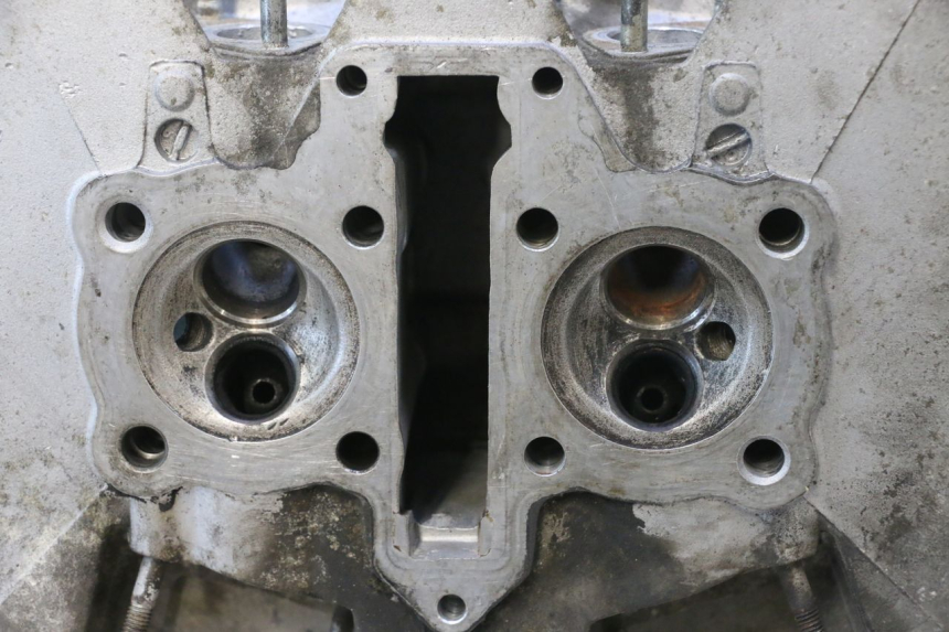 photo de CULASSE HONDA CB TWO FIFTY 250 (1991 - 2002) - Zoom état d’usage