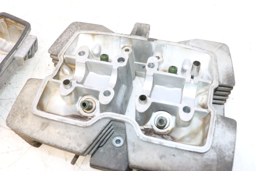 photo de CULASSE HONDA CB TWO FIFTY 250 (1991 - 2002) - Autre angle de vue