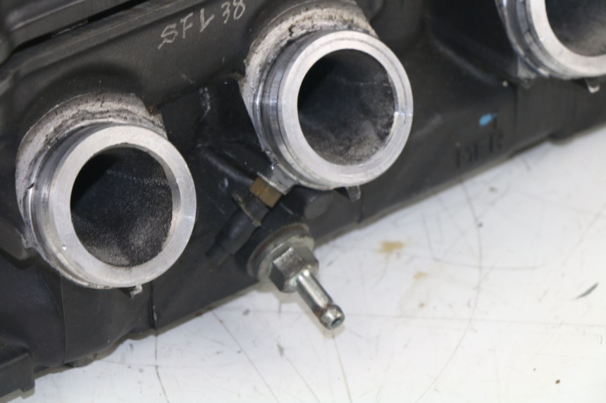 photo de CULASSE HONDA CBF N 600 (2004 - 2007) - Angle alternatif