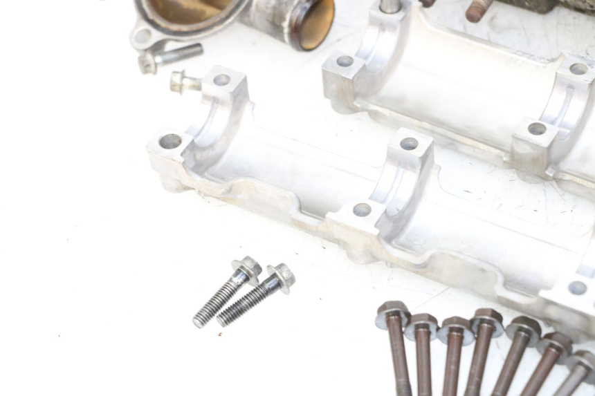 photo de CULASSE HONDA CBR RR FIREBLADE 900 (1992 - 1994) - Détail de la pièce