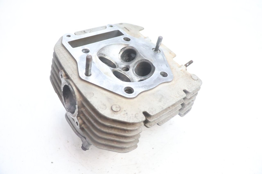 photo de CULASSE SUZUKI DR S 600 (1985 - 1989) - Focus structure