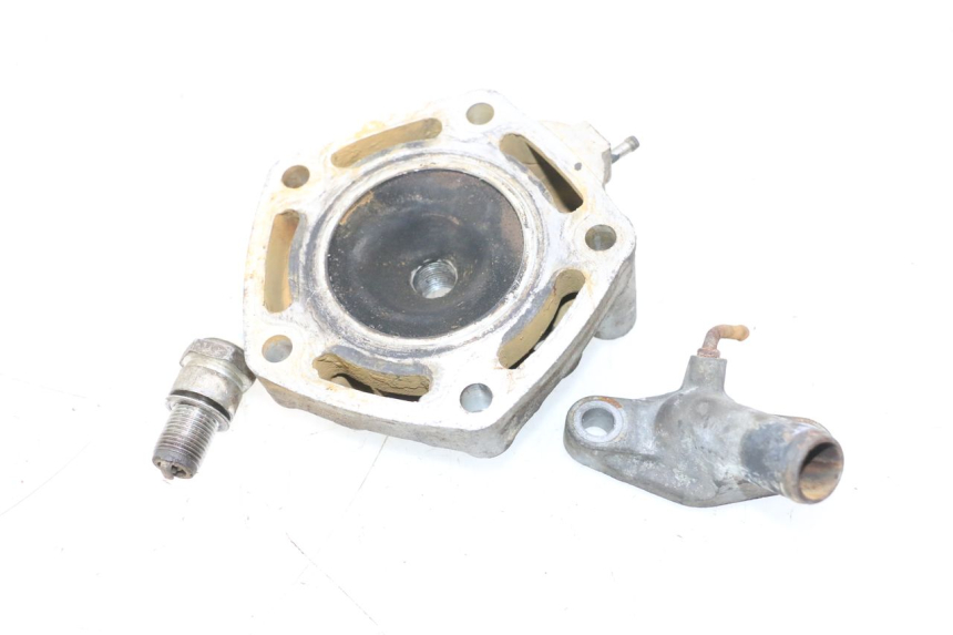 photo de CULASSE HONDA FES PANTHEON 2T 125 (1998 - 2002) - Gros plan technique