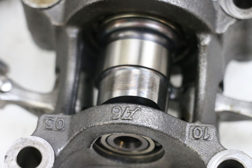 photo de Cylinder Head HONDA FES S-WING SWING ABS 125 (2007 - 2015) - Zoom composants