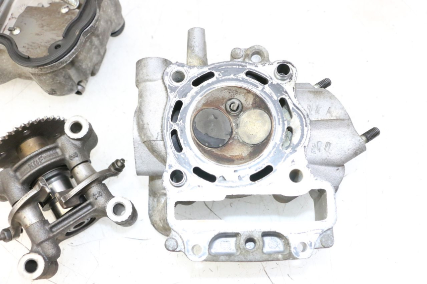 photo de Cylinder Head HONDA FES S-WING SWING ABS 125 (2007 - 2015) - Détails caractéristiques