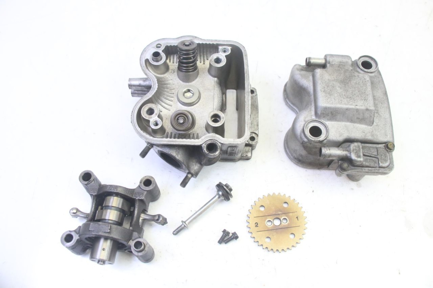 photo de Cylinder Head HONDA FES S-WING SWING ABS 125 (2007 - 2015) - Vue principale