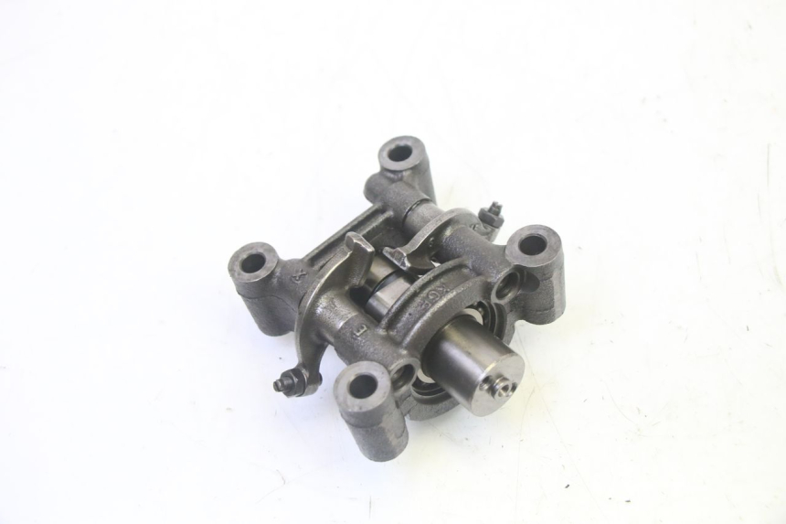 photo de Cylinder Head HONDA FES S-WING SWING ABS 125 (2007 - 2015) - Autre angle de vue