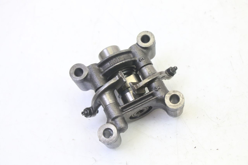 photo de Cylinder Head HONDA FES S-WING SWING ABS 125 (2007 - 2015) - Gros plan technique