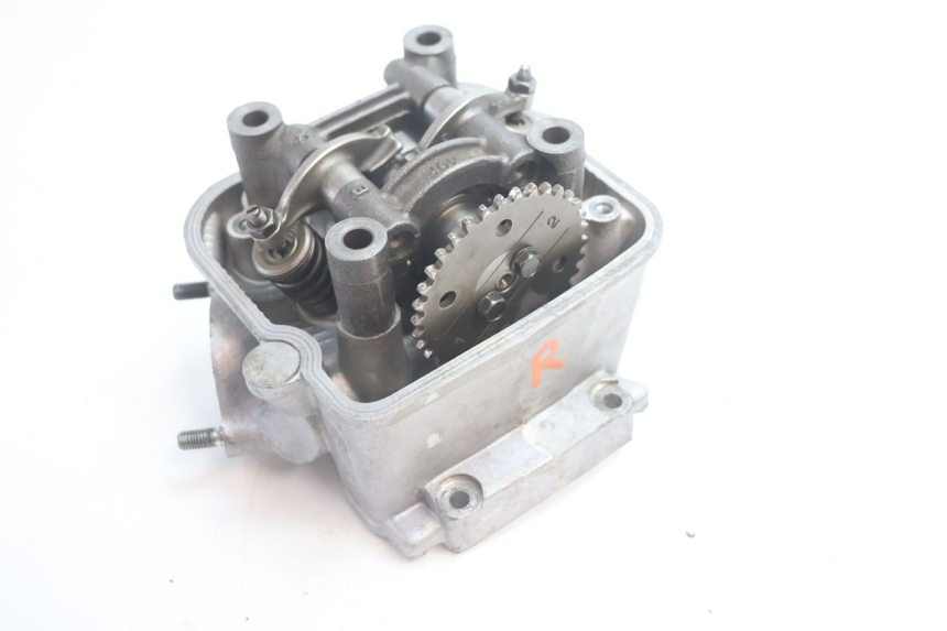 photo de Cylinder Head HONDA FES S-WING SWING ABS 125 (2007 - 2015) - Détail de la pièce