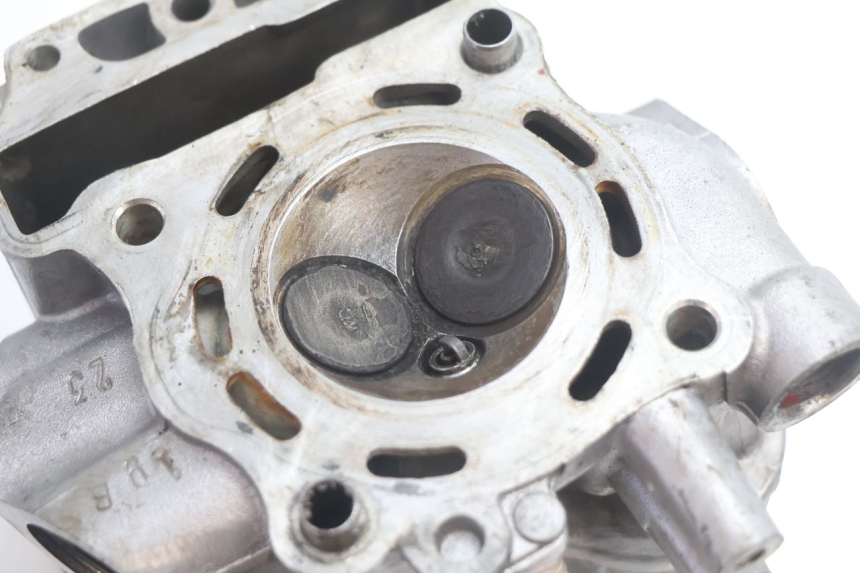 photo de Cylinder Head HONDA FES S-WING SWING ABS 125 (2007 - 2015) - Aperçu profil