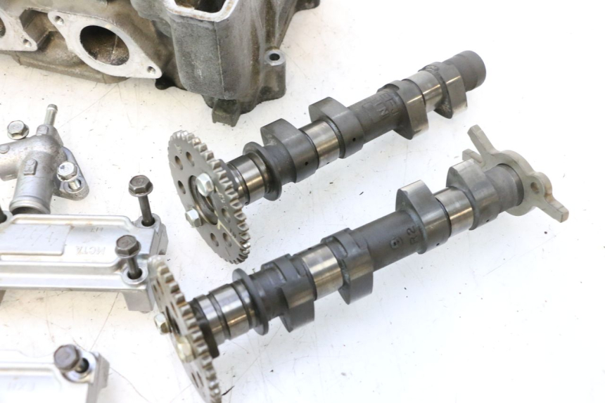 photo de CULASSE HONDA FJS SILVER WING SILVERWING 400 (2005 - 2008) - Focus structure