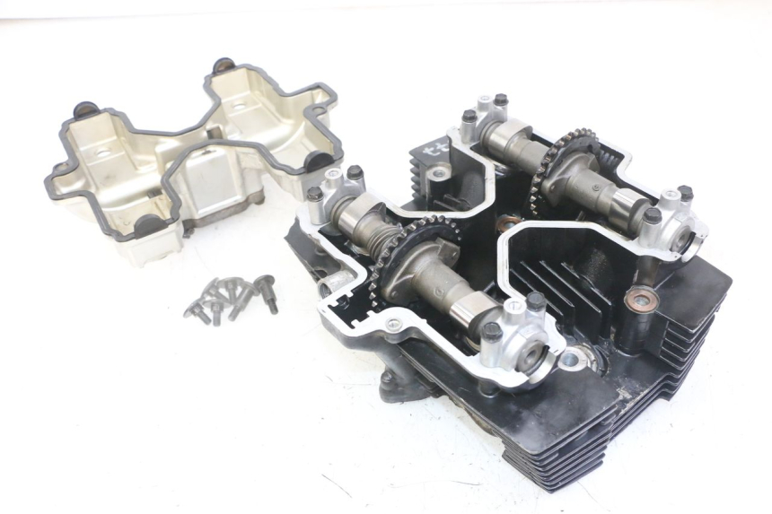 photo de CULASSE SUZUKI GS GSE 500 (2001 - 2003) - Gros plan technique