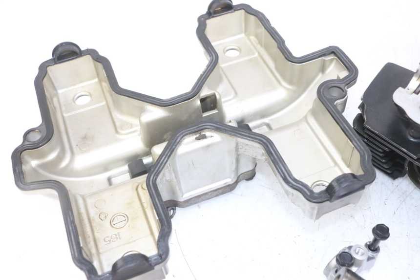 photo de CULASSE SUZUKI GS GSE 500 (2001 - 2003) - Zoom composants