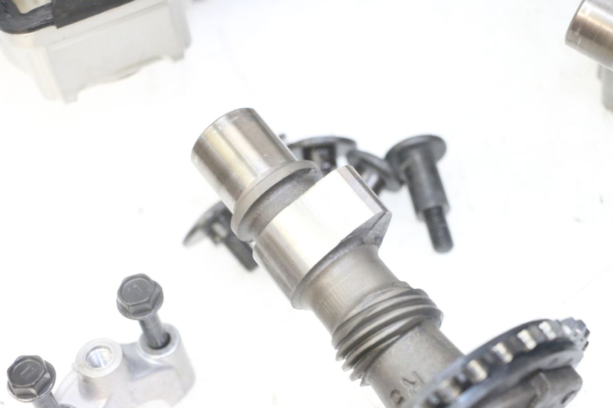 photo de CULASSE SUZUKI GS GSE 500 (2001 - 2003) - Vue rapprochée