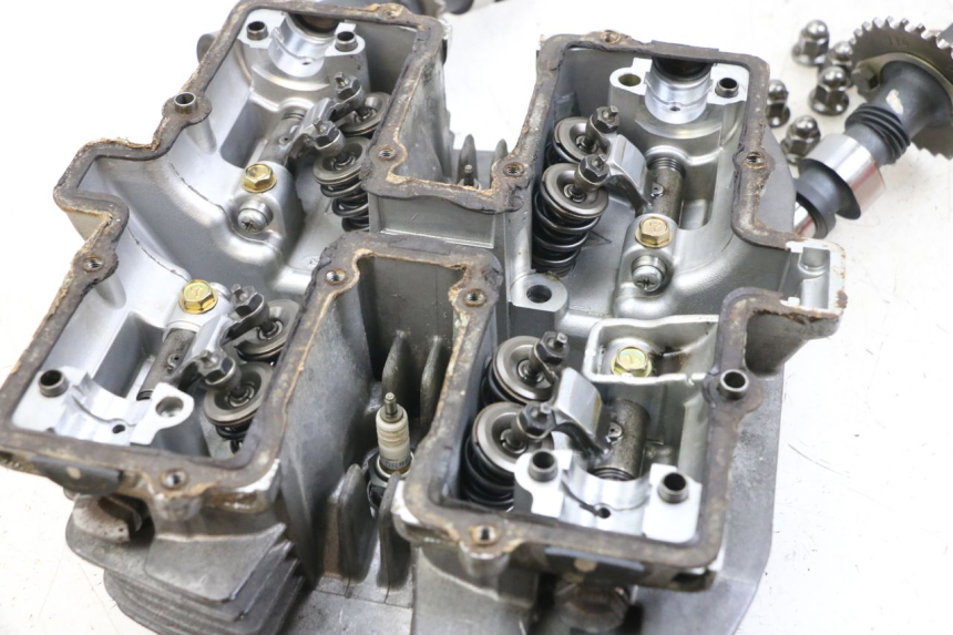 photo de CULASSE SUZUKI GSX E 250 (1982 - 1983) - Zoom qualité