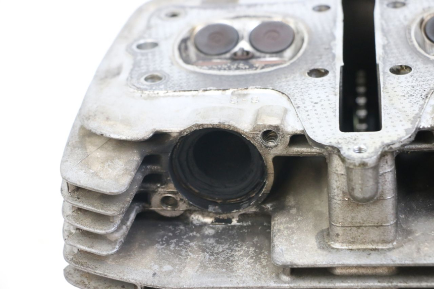 photo de CULASSE SUZUKI GSX E 250 (1982 - 1983) - Autre angle de vue