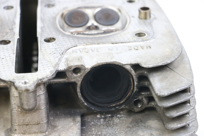 photo de CULASSE SUZUKI GSX E 250 (1982 - 1983) - Gros plan technique